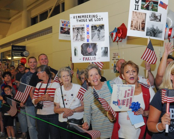 Honor Flight Chicago Welcome Home