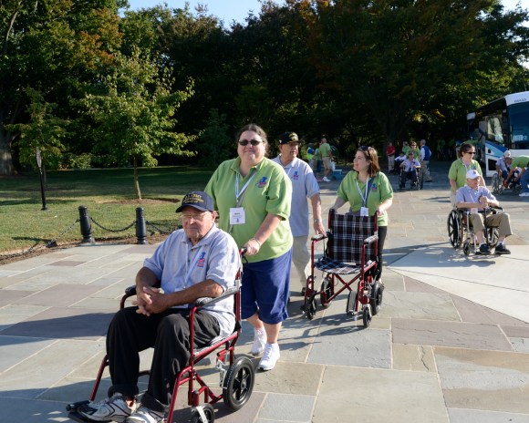 Honor Flight Chicago Tomb of the Unknown Soldier
