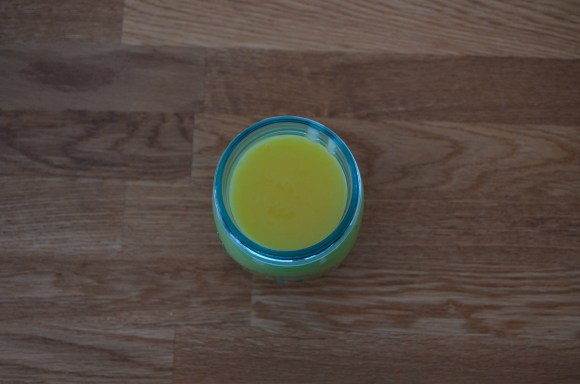 lemon curd in a mason jar