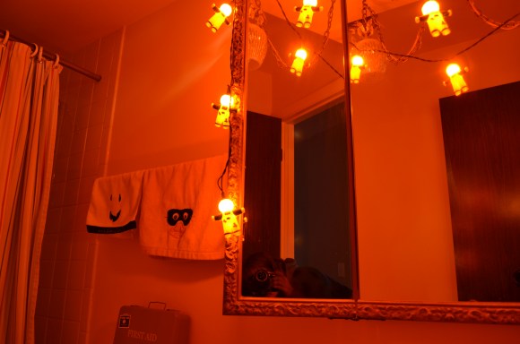 Halloween decs bathroom