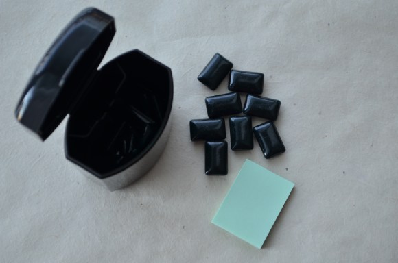 Black Black gum, includes papers for throwing gum away, Japanese gum
