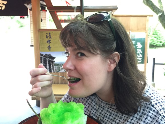 kimberly eating kakigori, Kyoto, Kiyomizu Temple