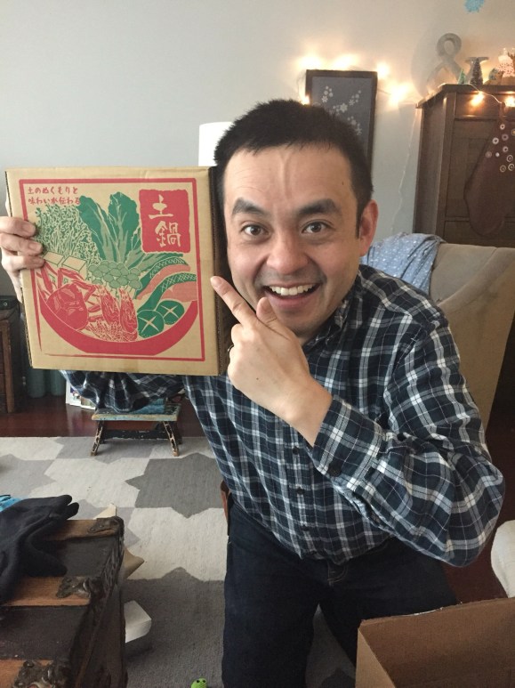 naoto with his new donabe pot