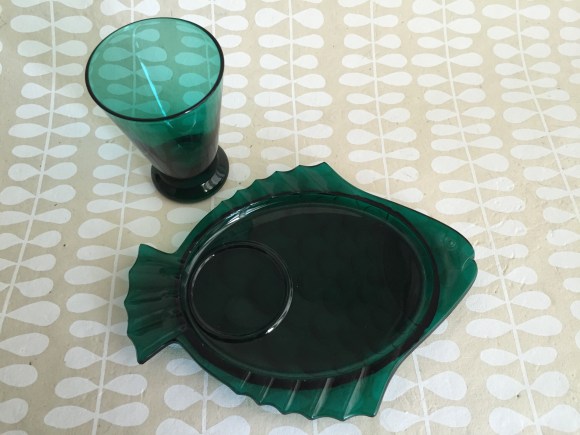 vintage fish snack set, vintage snack sets, blue-green glass
