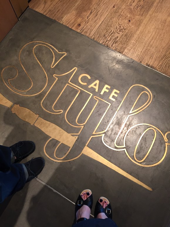 Cafe Stylo floor sign