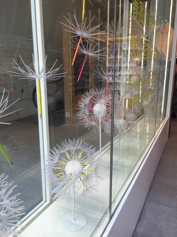 Itoya spring windows, flower pens