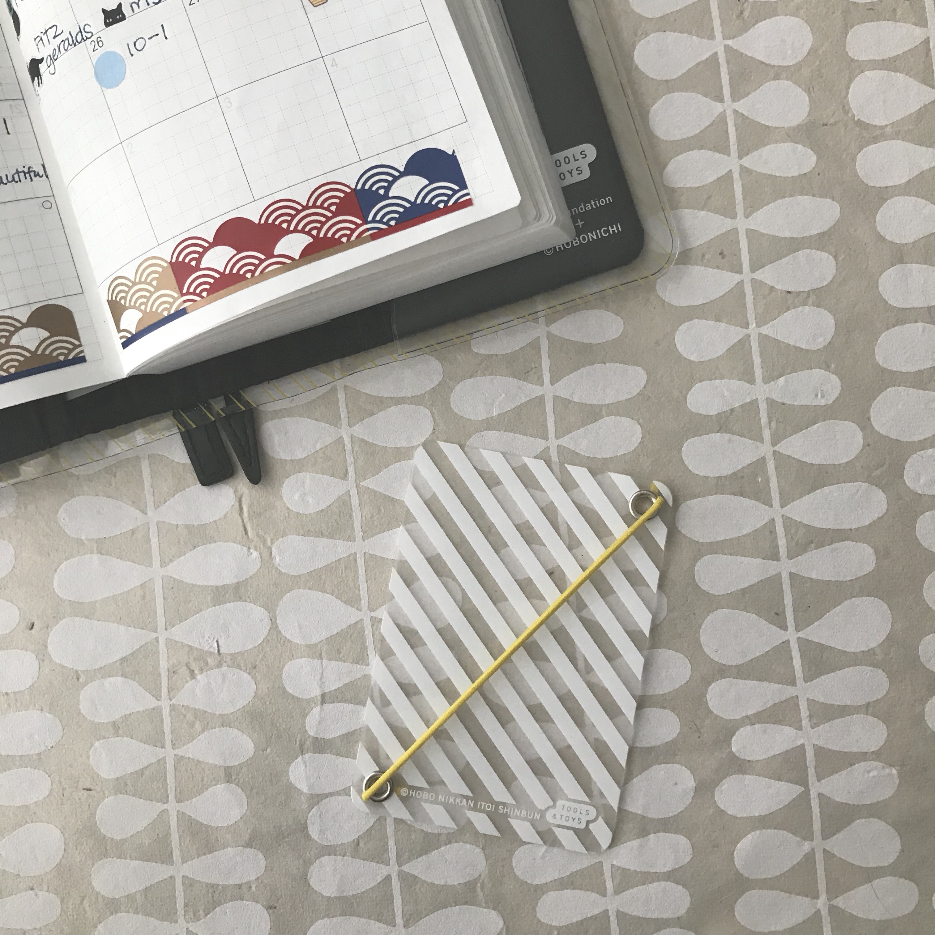 Hobonichi, Hobonichi Techo, Japanese calendar, cover on cover, page keeper