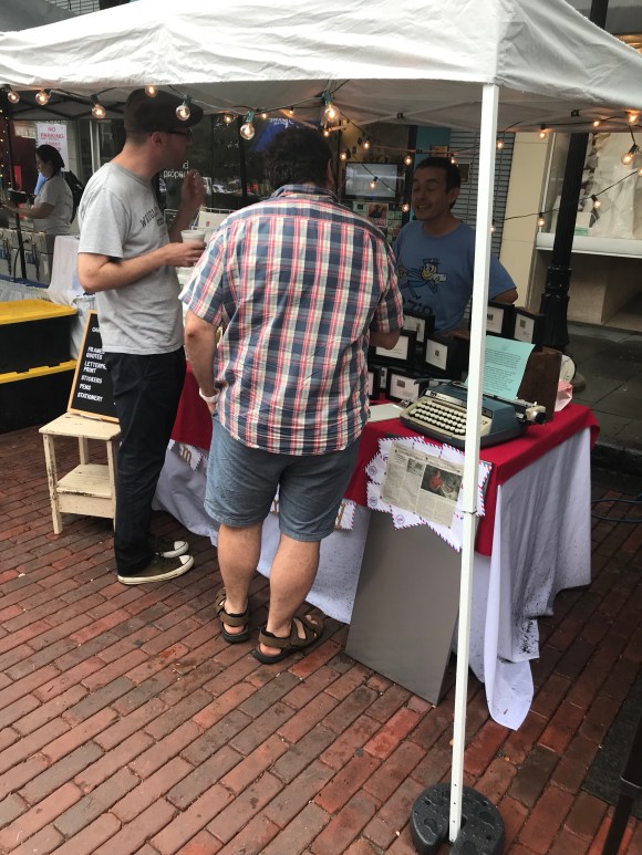 shoppers at Galaxie Safari, Art Dans La Rue, downtown oak park, street fest